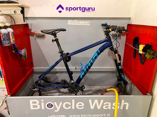 intretinere bicicleta mountain bike