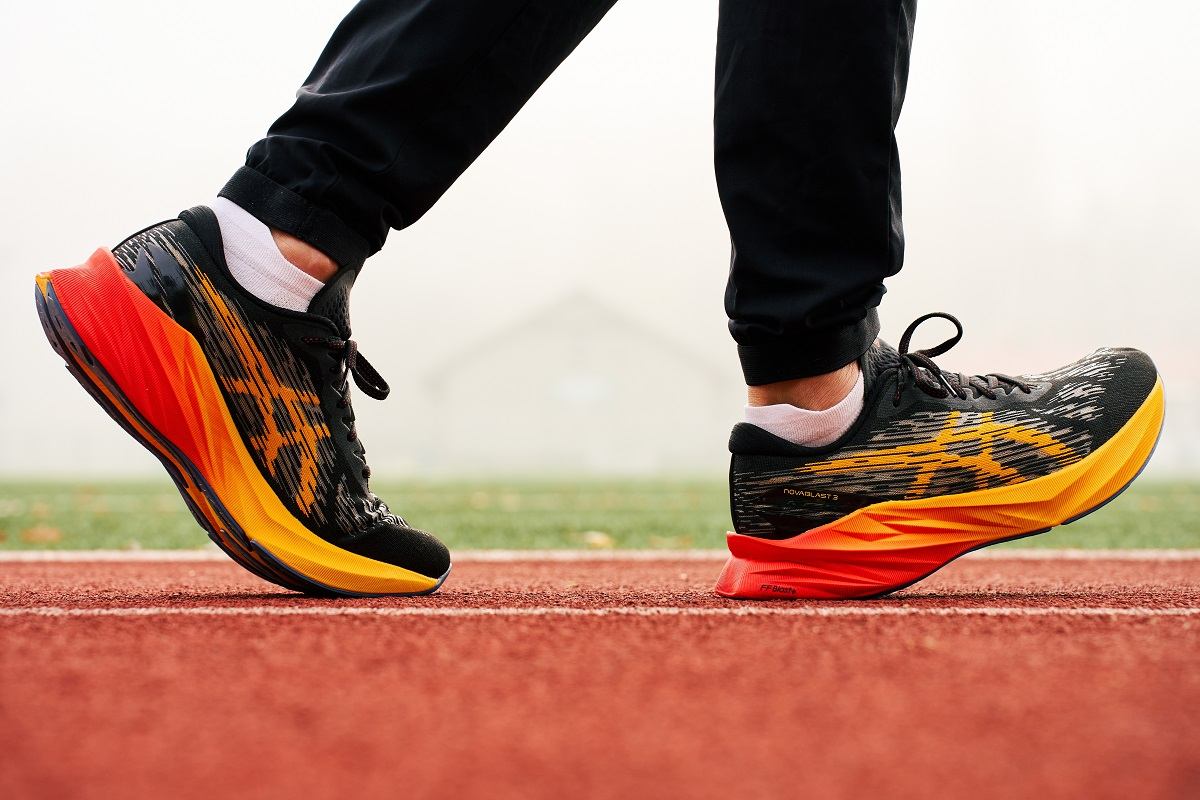 pantofi alergare ASICS Novablast